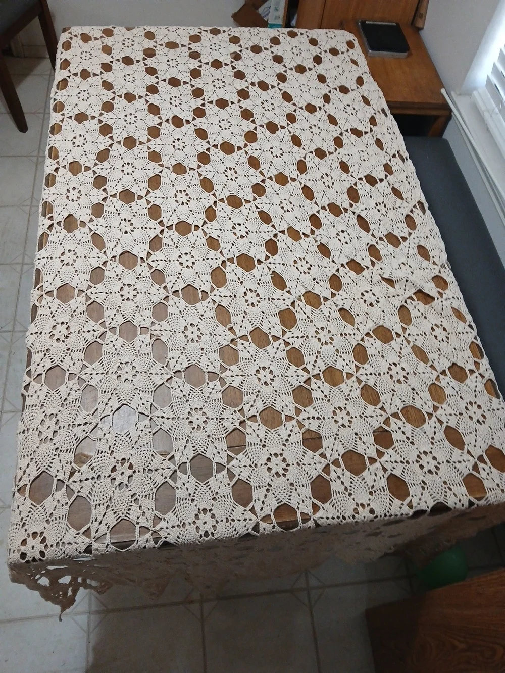 Vintage Handmade Crochet Lace Cotton Ecru Bed Coverlet Scallop Tablecloth 108x50